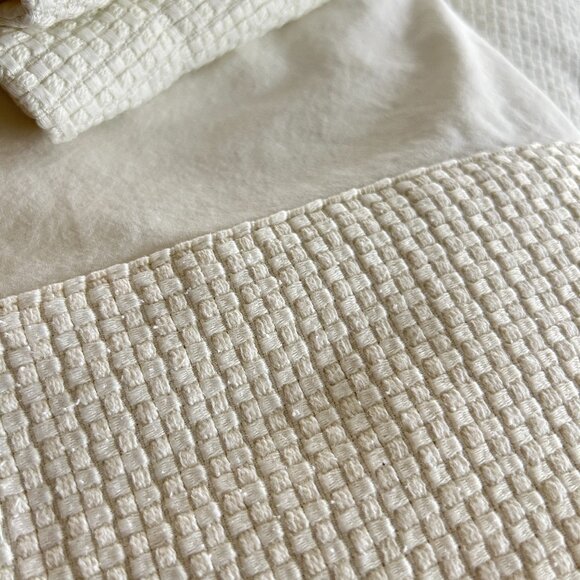 Cuddle Down Queen Duvet Cover Set • Cream Waffle Weave • Made in Canada Luxury - Picture 2 of 9